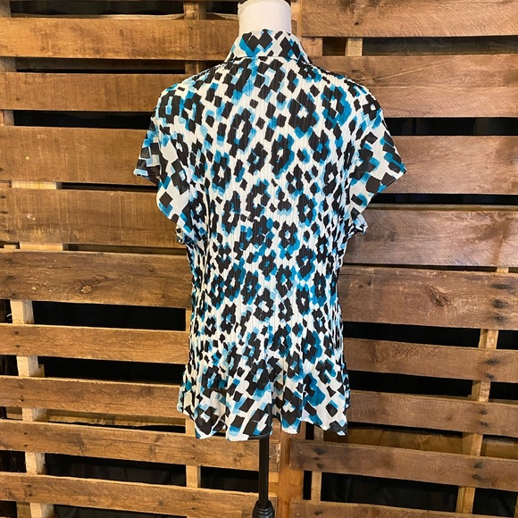 Stretchy Blouse - Picture 4 of 8